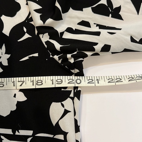 Dress - Picture 6 of 7